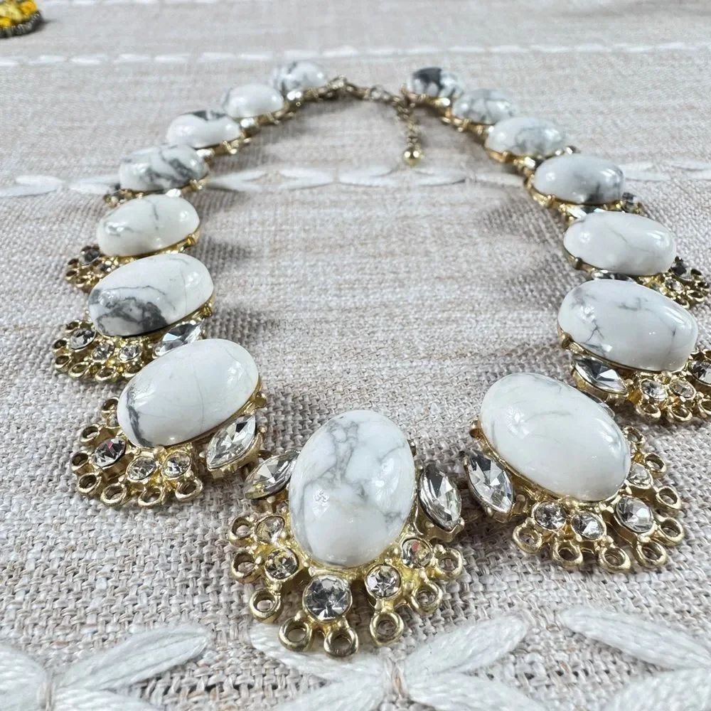 Elegant White Stones & Gemstones Inlaid In Gold Necklace - Picture 3 of 8